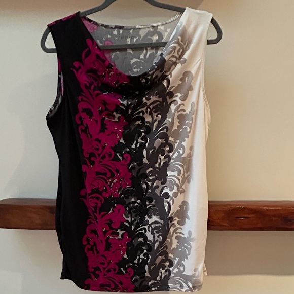 Sleeveless Blouse - Picture 1 of 7